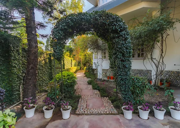 Guest house: Boutique Villa By Saffron Leaf, Mussoorie Foothills W Bonfire