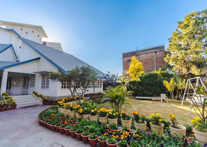 Guest house: Boutique Villa By Saffron Leaf, Mussoorie Foothills W Bonfire