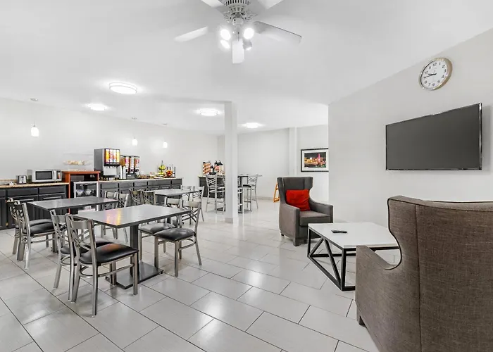 Mainstay Suites Madison Airport