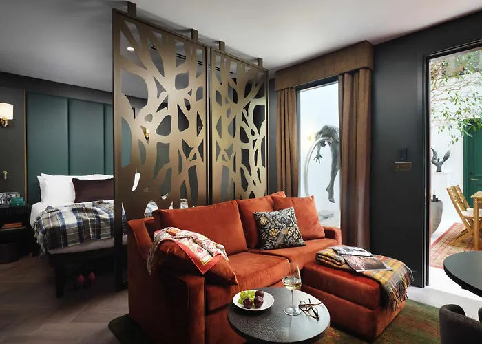 In Luxury hotels Other House South Kensington