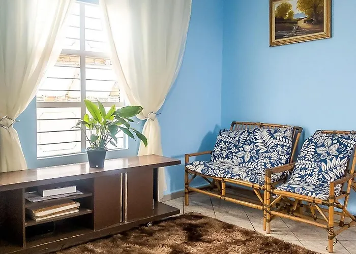 Vila: Sobrado Azul com Piscina