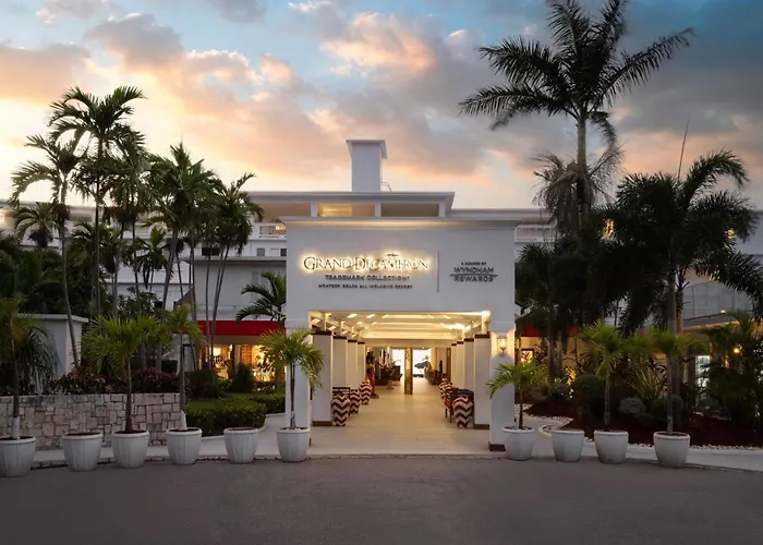 Resort: Grand Decameron Montego Beach, A Trademark All-Inclusive Resort