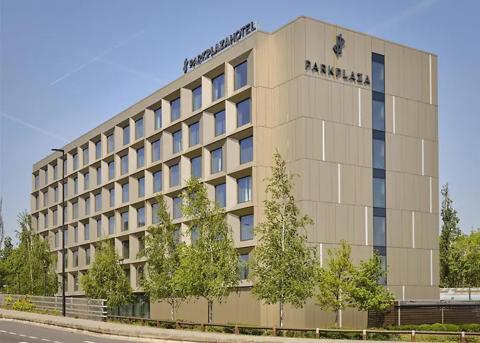  Park Plaza London, Park Royal