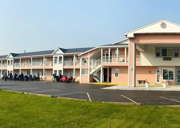 Motel: Great Lakes Inn Mackinaw City