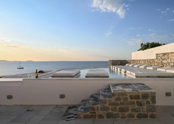 Airport Hotel: Iliada Suites (Adults Only)