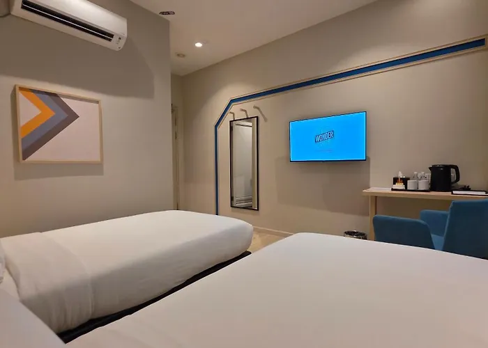 Сity center hotels Fives Meldrum