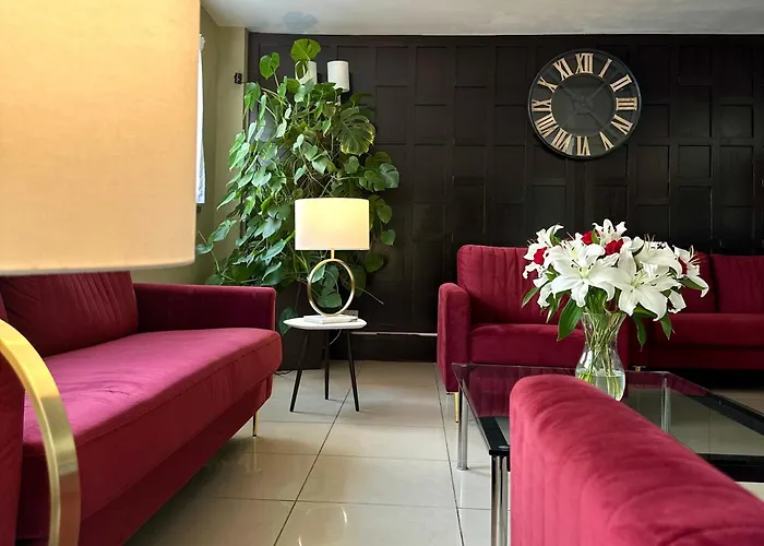 Kensington Court - Earls Court