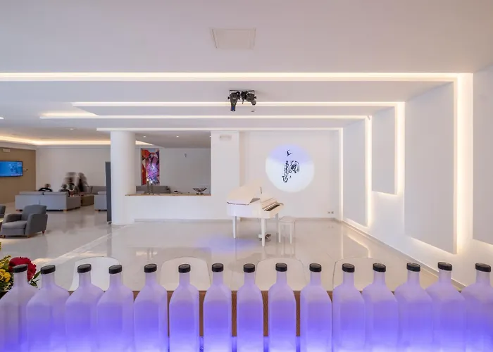 Hotel sulla spiaggia: Mediterranean Beach Resort