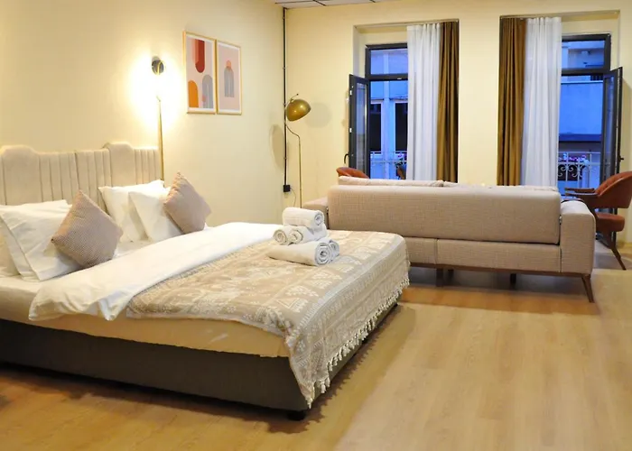 Golden Door Hotel