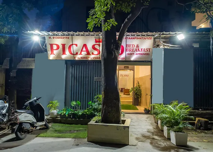 Picasso Residency Naraina Delhi - Couple Friendly Local Ids Accepted