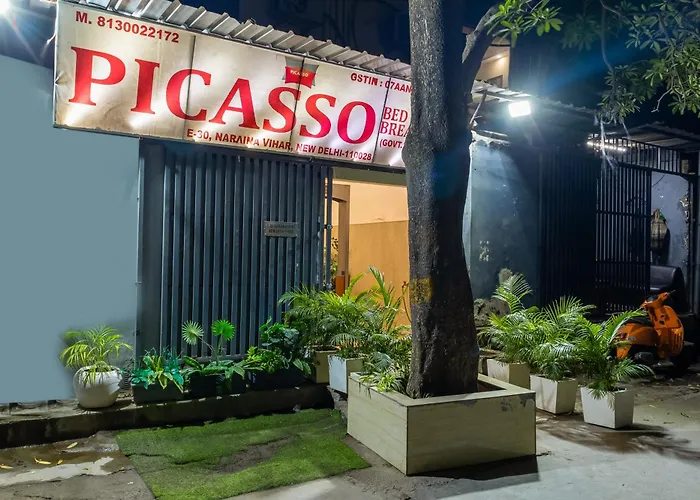 Picasso Residency Naraina Delhi - Couple Friendly Local Ids Accepted