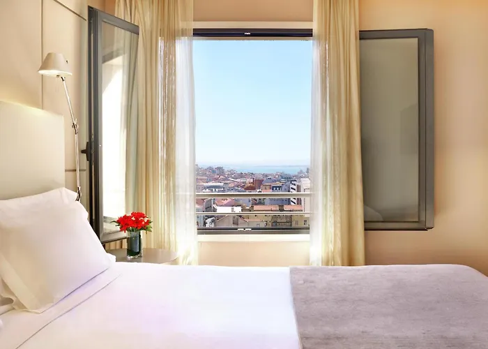 Beach hotel: Nh Collection Lisboa Liberdade