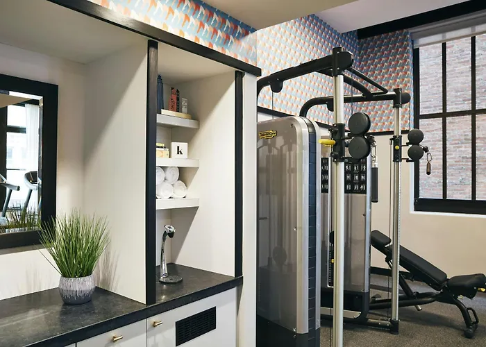 Luxury hotel only: Kinley Cincinnati Downtown, A Tribute Portfolio Hotel