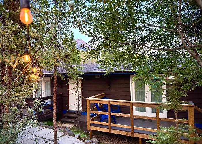 Sunwapta Falls Rocky Mountain Lodge