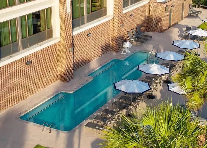 Cheap hotel: Hilton Garden Inn Charleston Waterfront/Downtown