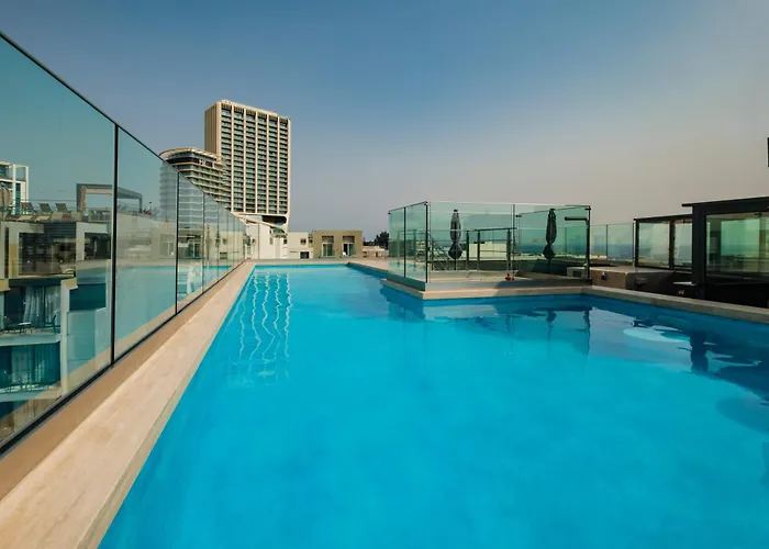 Hotels Close to Airport Spinola