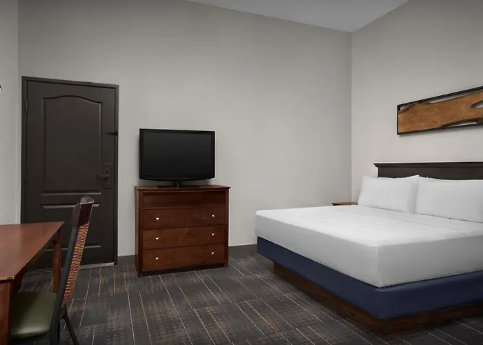 The Suites Hotel At Waterfront Plaza