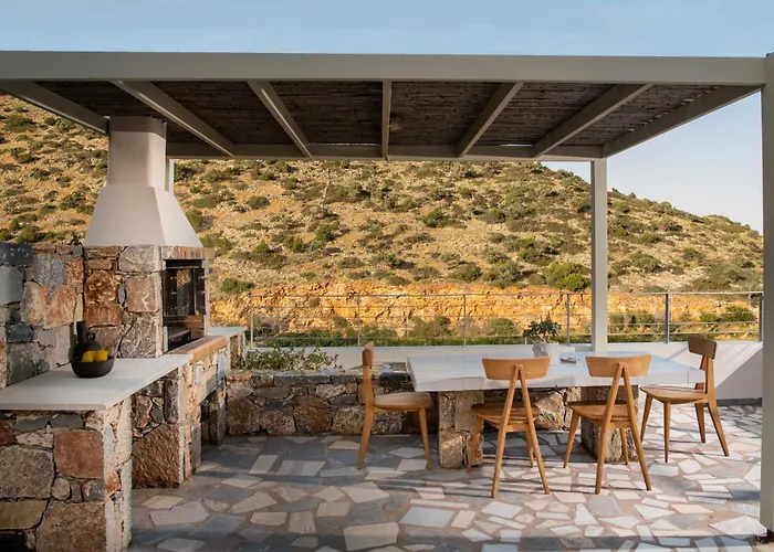 Villa: Pleiades Luxurious Villas