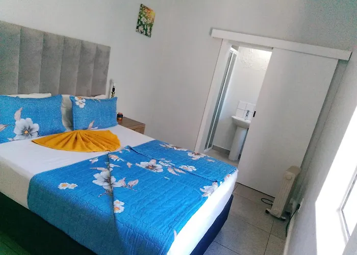 Neo & Ruks Guest House Salt River 1