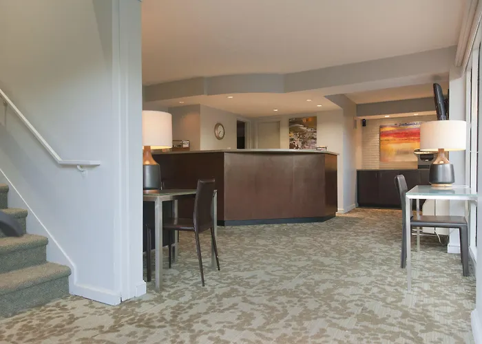 Central hotel: Inns Of Virginia Arlington