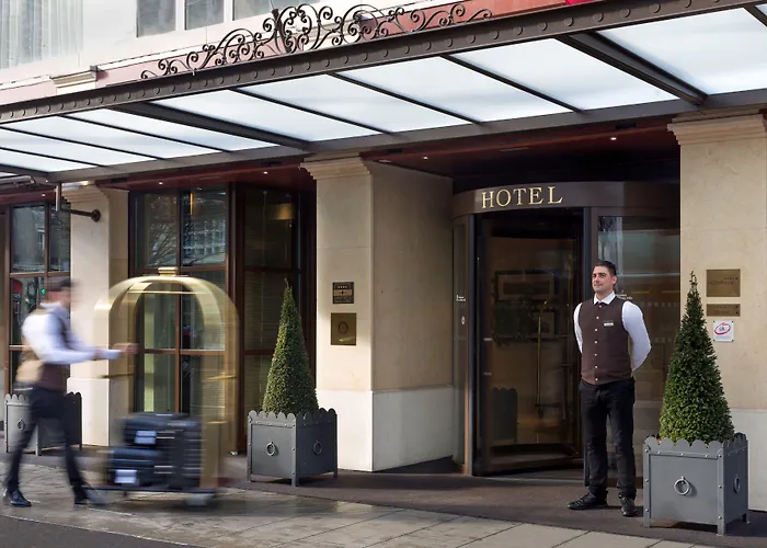 Boutique hotel only: Royal Manotel