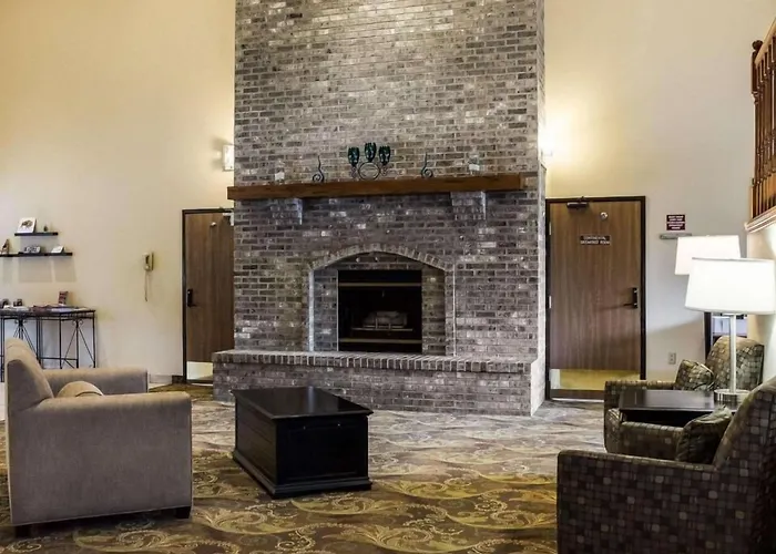 Resort: Quality Suites Near West Acres