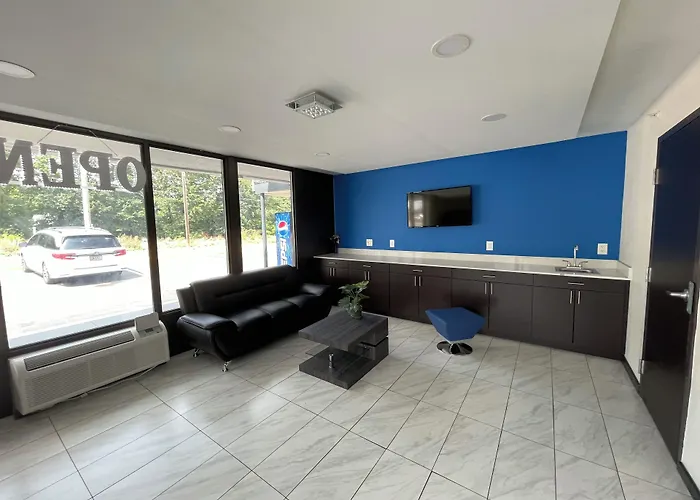 Motel: Americas Best Value Inn - Decatur