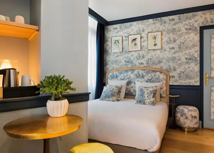 Hotel de Neuve by Happyculture