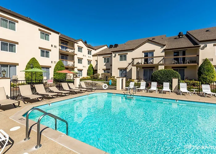 3 star hotel: Club Hotel Nashville Inn & Suites