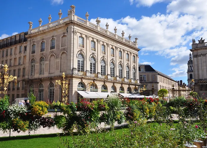 Hotel near College: Grand Hotel De La Reine - Place Stanislas