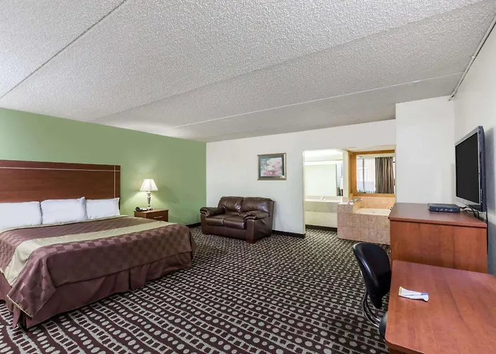 Motel: Days Inn By Wyndham Midland