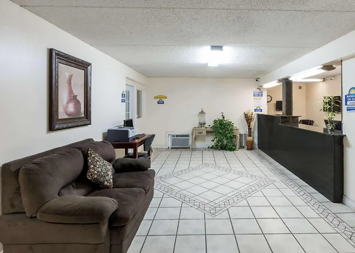 Motel: Days Inn By Wyndham Midland
