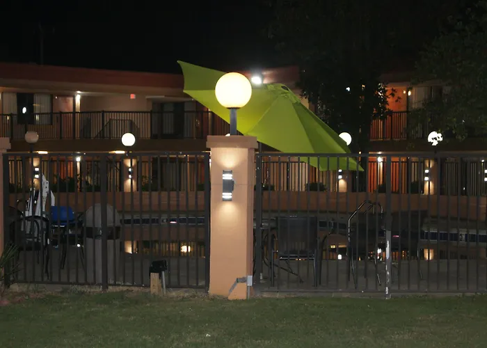 Days Inn By Wyndham Durham/Near Duke University