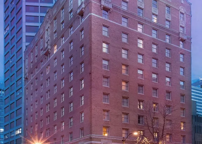 Dog friendly hotels Mayflower Park