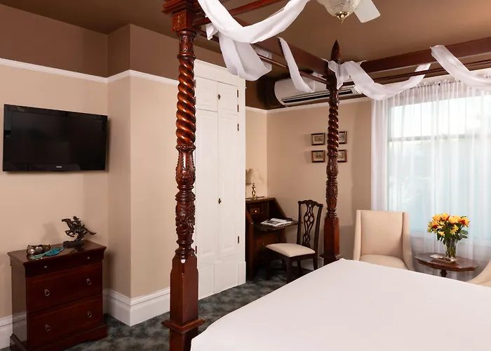 Hotel: Bottger Mansion Of Old Town