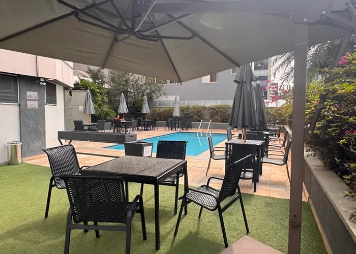 Max Savassi Premier 14