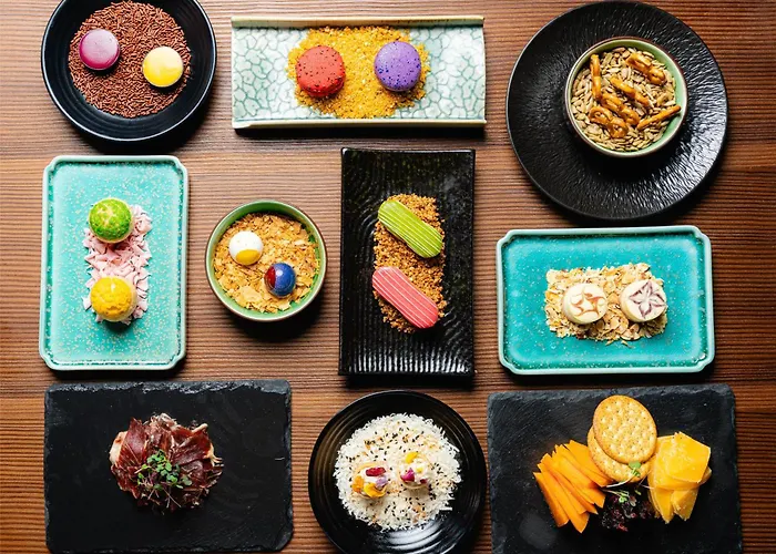 Pet Friendly hotel: Blossom Hotel Houston, Curio Collection By Hilton