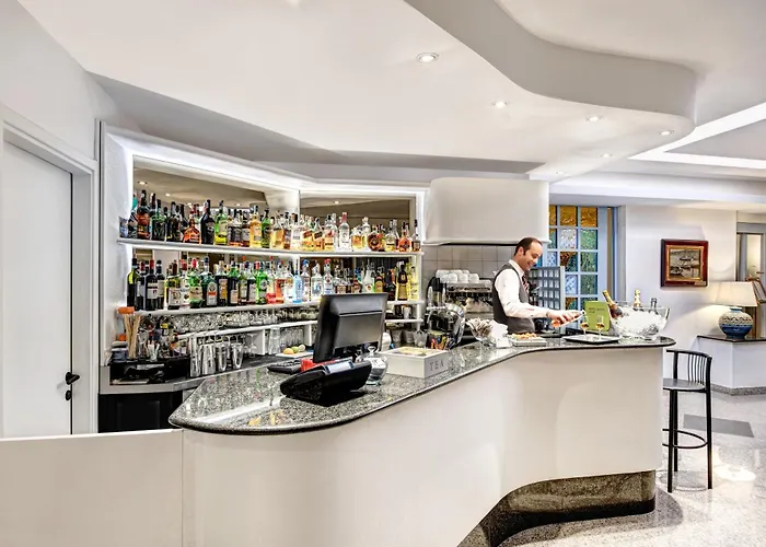 Hotel with Tennis: Hotel Caravel