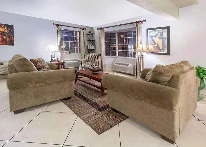 Cheap hotels Super 8 By Wyndham West Monroe