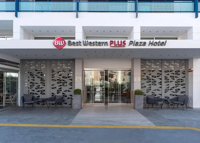 Pet Friendly hotel: Best Western Plus Hotel Plaza