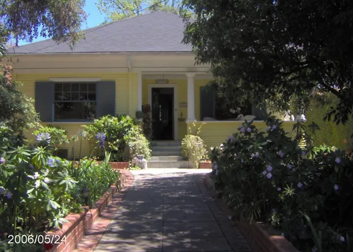 B&B only: Secret Garden Inn & Cottages