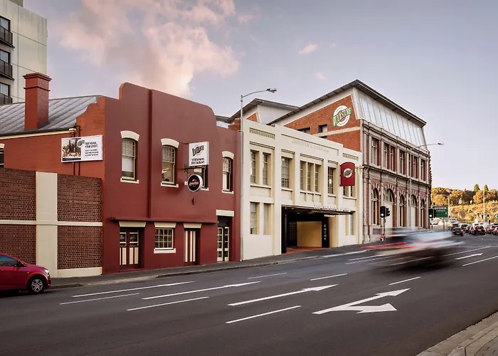 Old Woolstore Apartment