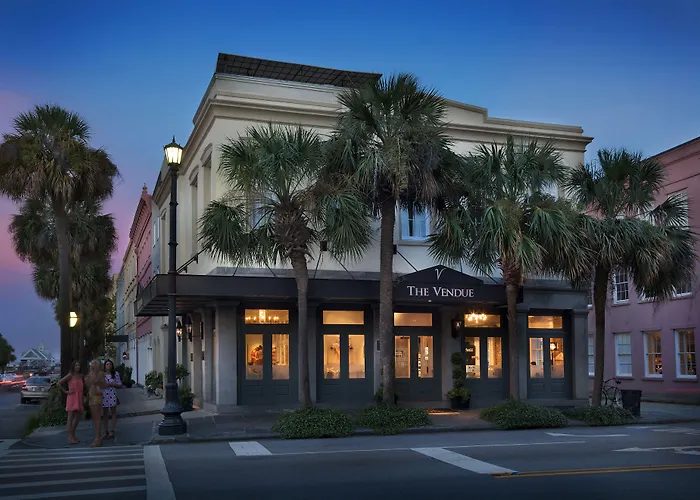 Hotels With Four Stars Vendue, Downtown Art