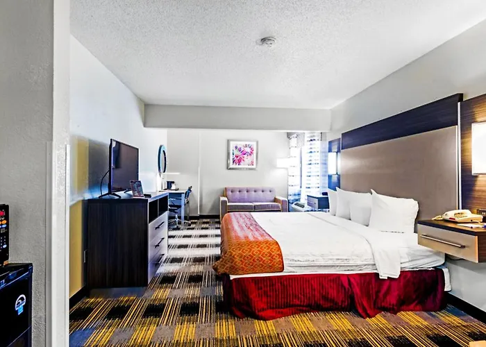 Cheap hotel: Baymont By Wyndham Jackson