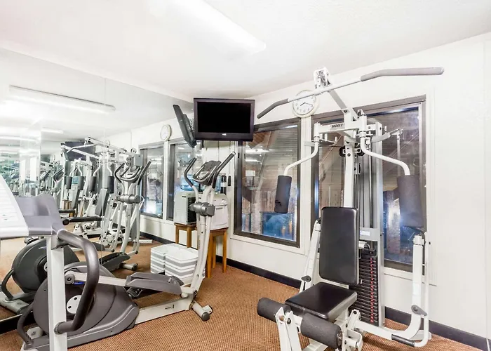 Cheap hotel: Baymont By Wyndham Jackson