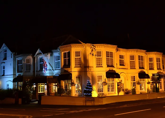Brookside Hotel & Restaurant