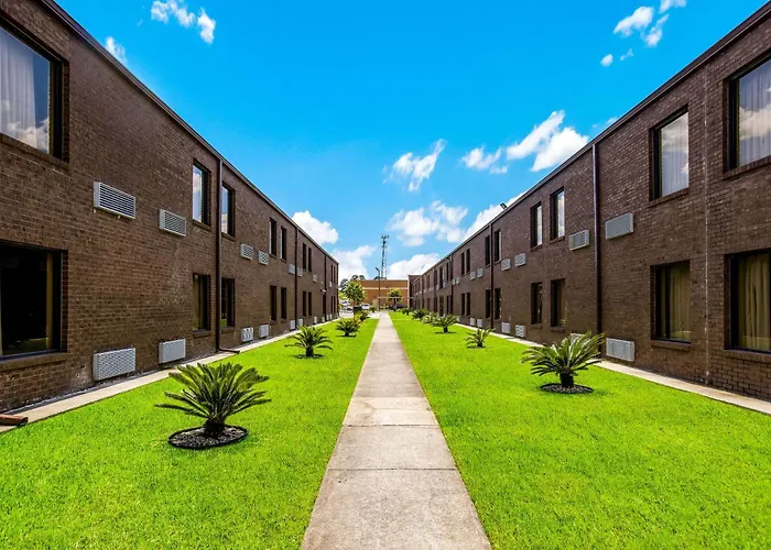 Econo Garden City - Savannah