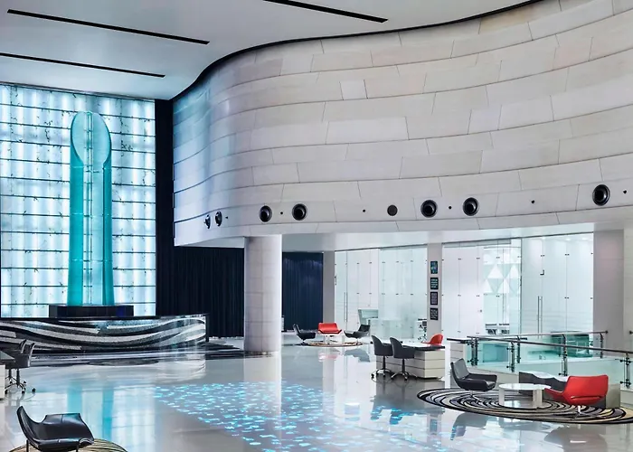 Luxury hotel only: Le Meridien New Delhi