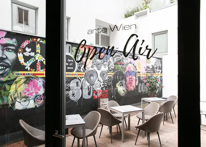 Hotel with view: Arte Hotel Wien Stadthalle
