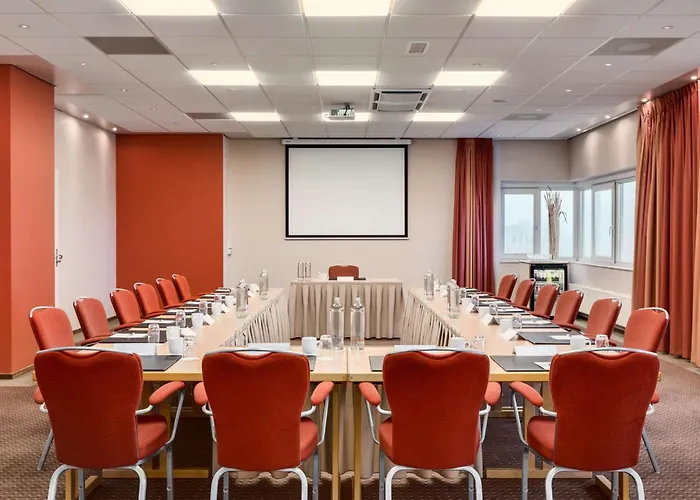NH Groningen Hotel
